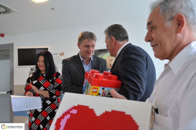 Gyermeksebészeti eszközök a LEGO-tól - fotó Szarka Lajos
