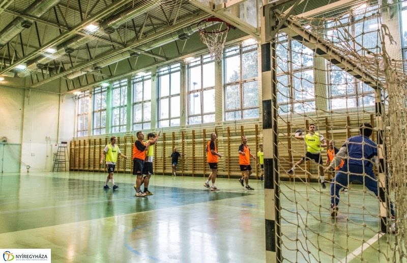 Öregdiákok a ZIG-ben