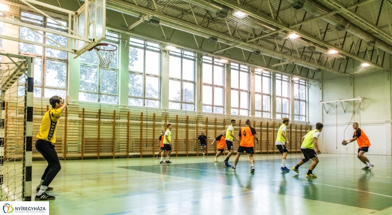 Öregdiákok a ZIG-ben