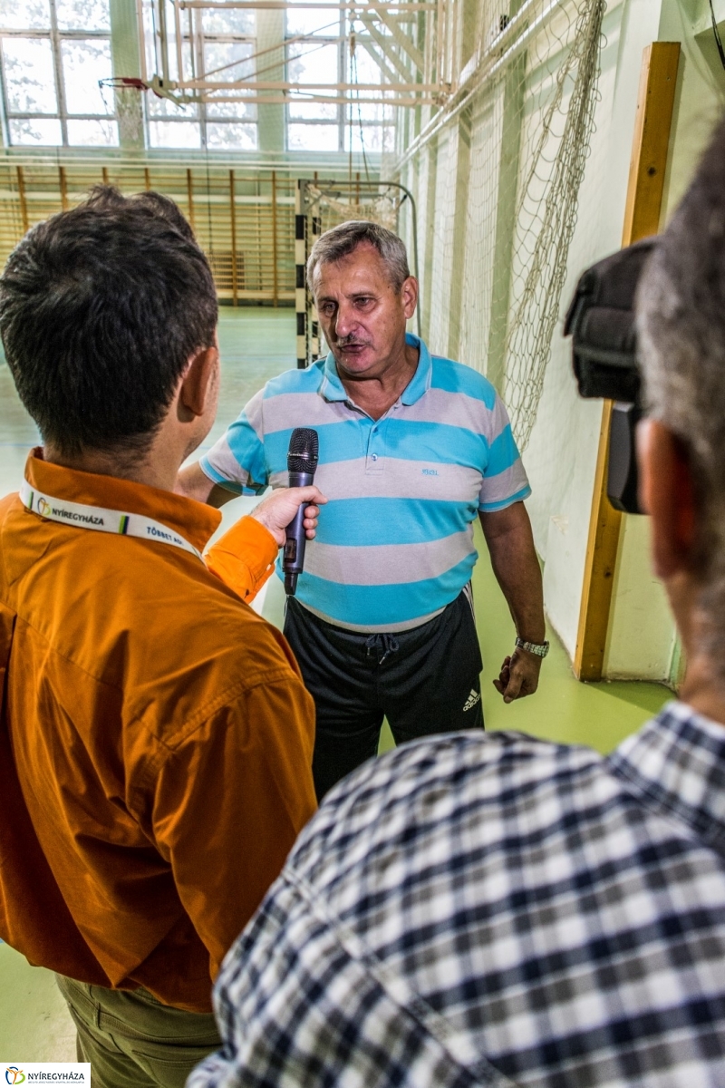 Öregdiákok a ZIG-ben