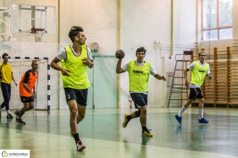 Öregdiákok a ZIG-ben