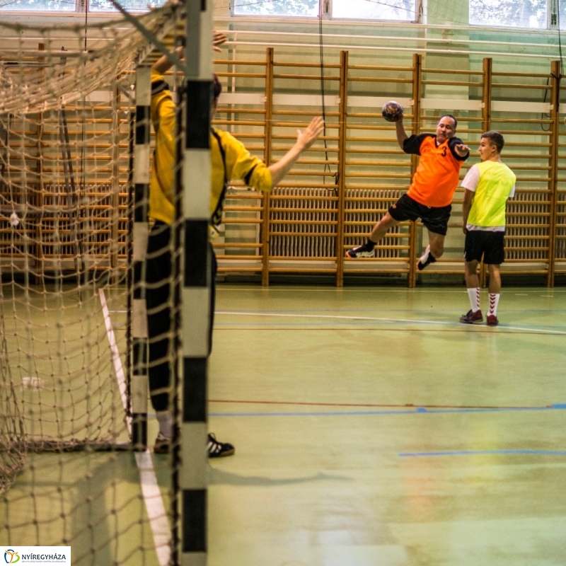 Öregdiákok a ZIG-ben