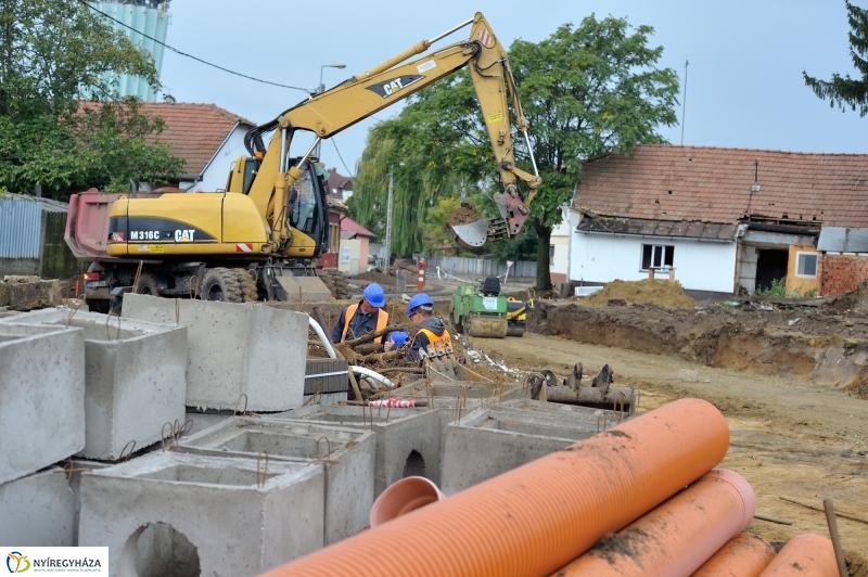 Munkálatok a Kígyó utcán 2 - fotó Szarka Lajos