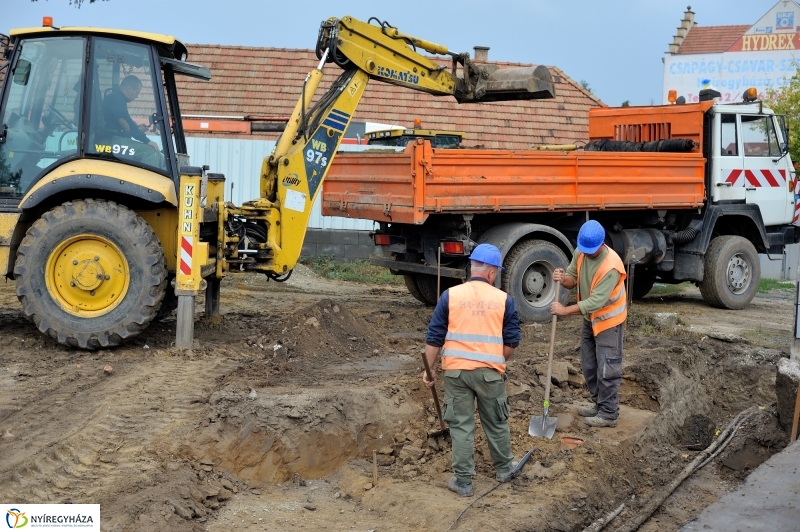 Munkálatok a Kígyó utcán 2 - fotó Szarka Lajos