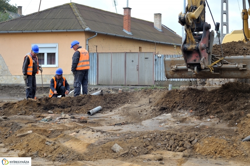 Munkálatok a Kígyó utcán 2 - fotó Szarka Lajos