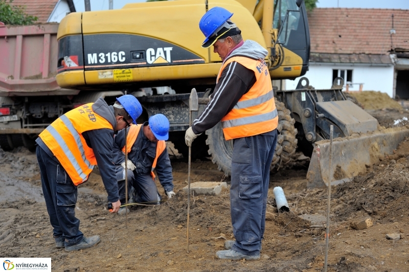 Munkálatok a Kígyó utcán 2 - fotó Szarka Lajos