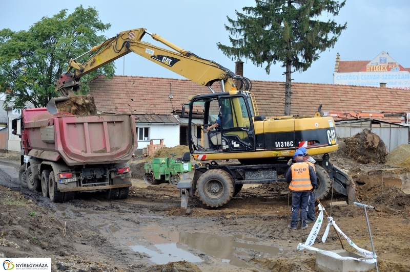 Munkálatok a Kígyó utcán 2 - fotó Szarka Lajos