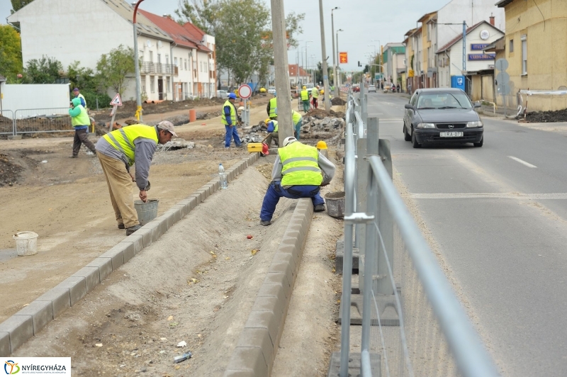 Elkezdődött a beruházás a Szegfű utcán X - fotó Szarka Lajos