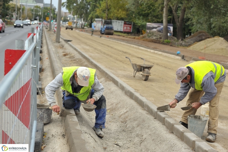 Elkezdődött a beruházás a Szegfű utcán X - fotó Szarka Lajos