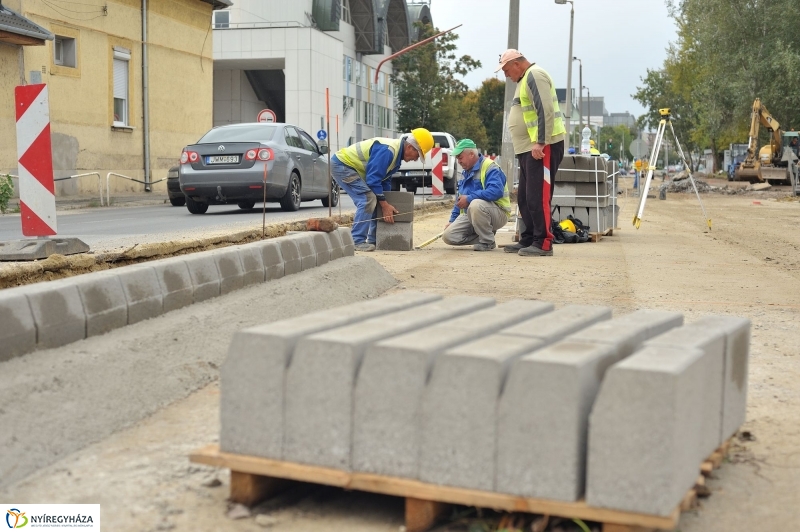 Elkezdődött a beruházás a Szegfű utcán X - fotó Szarka Lajos