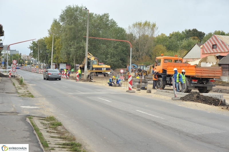 Elkezdődött a beruházás a Szegfű utcán X - fotó Szarka Lajos