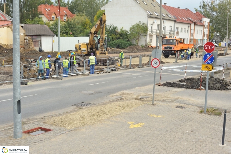Elkezdődött a beruházás a Szegfű utcán X - fotó Szarka Lajos