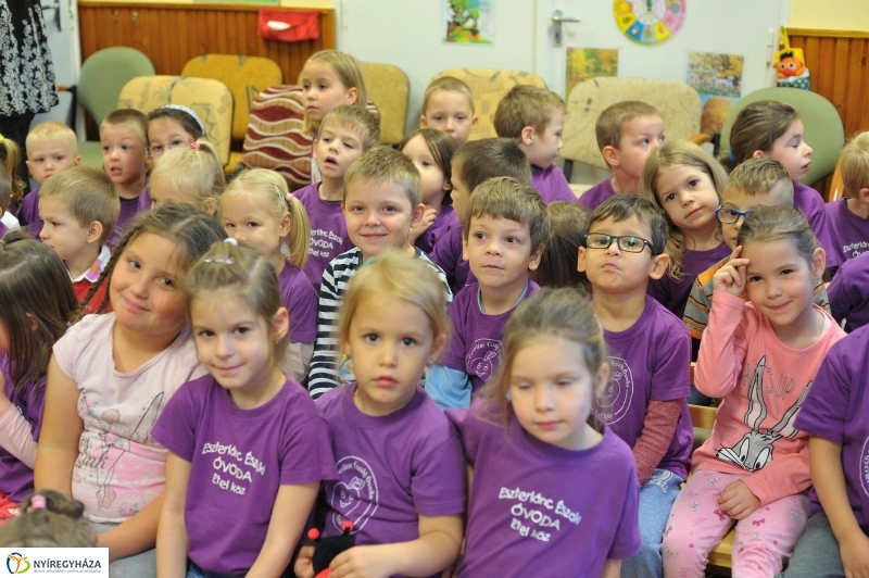 Jubileumi évforduló az Eszterlánc óvodában - fotó Szarka Lajos