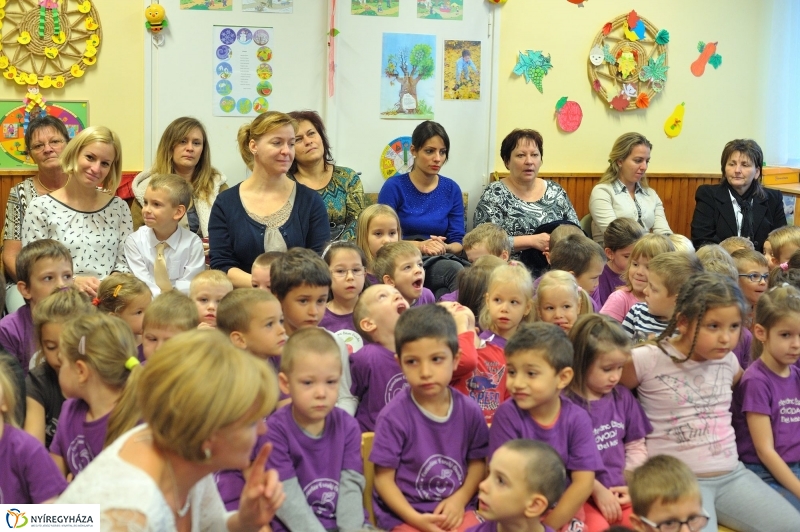 Jubileumi évforduló az Eszterlánc óvodában - fotó Szarka Lajos