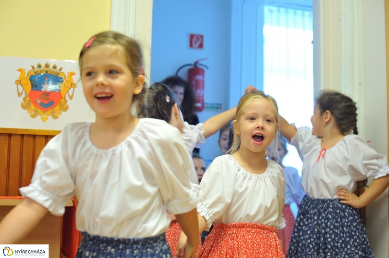 Jubileumi évforduló az Eszterlánc óvodában - fotó Szarka Lajos