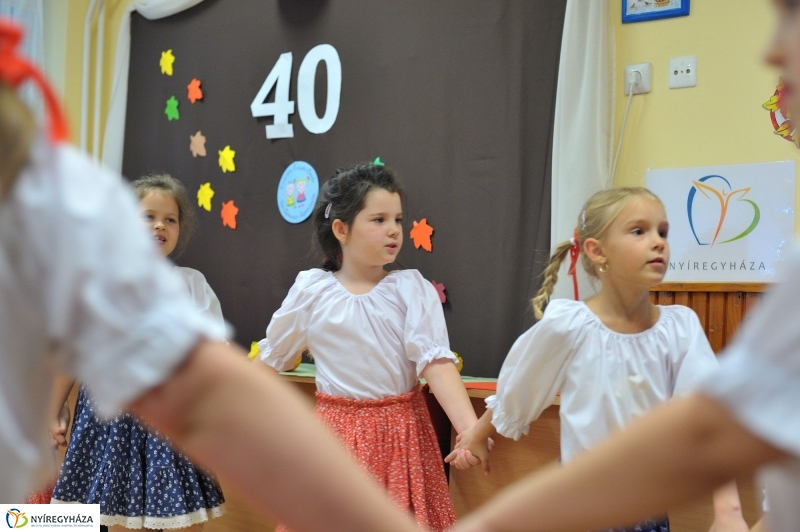 Jubileumi évforduló az Eszterlánc óvodában - fotó Szarka Lajos