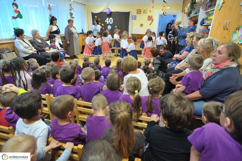 Jubileumi évforduló az Eszterlánc óvodában - fotó Szarka Lajos