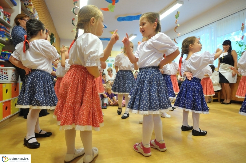 Jubileumi évforduló az Eszterlánc óvodában - fotó Szarka Lajos