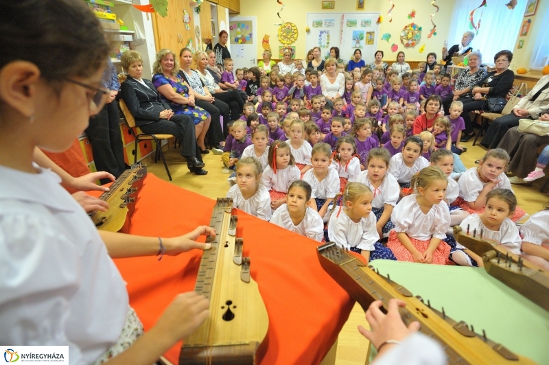Jubileumi évforduló az Eszterlánc óvodában - fotó Szarka Lajos