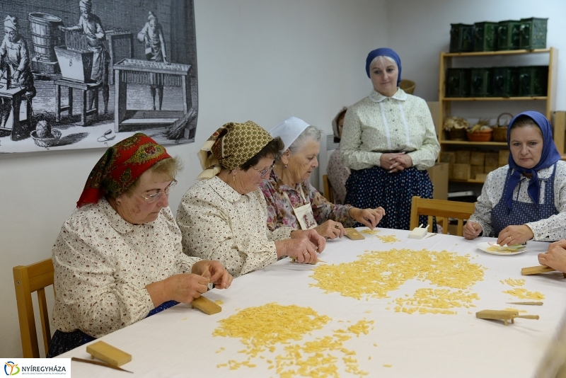 Csigacsinálással  kezdődött a Tirpák Lakodalmas programsorozata