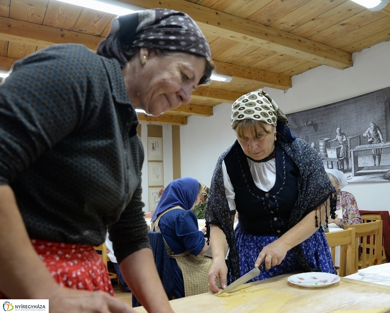 Csigacsinálással  kezdődött a Tirpák Lakodalmas programsorozata