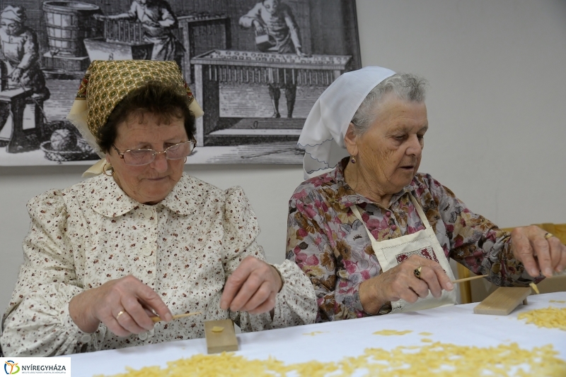 Csigacsinálással  kezdődött a Tirpák Lakodalmas programsorozata