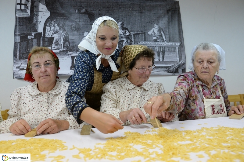 Csigacsinálással  kezdődött a Tirpák Lakodalmas programsorozata