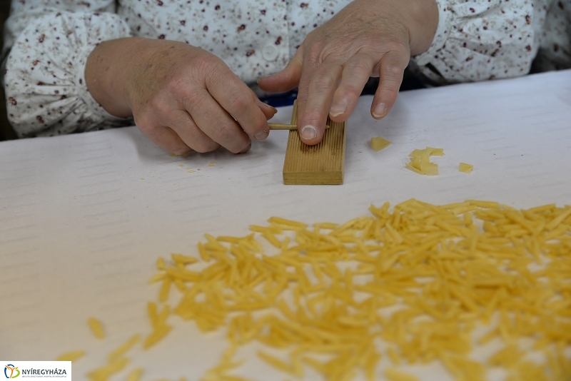 Csigacsinálással  kezdődött a Tirpák Lakodalmas programsorozata