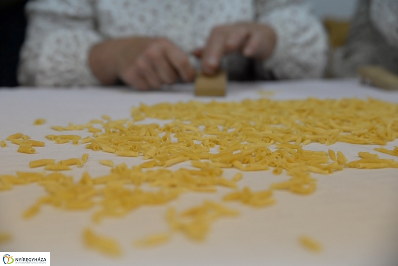 Csigacsinálással  kezdődött a Tirpák Lakodalmas programsorozata