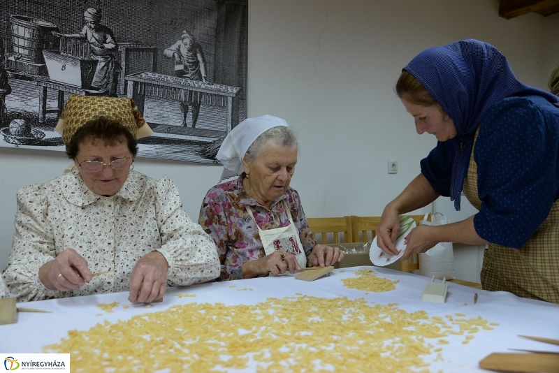 Csigacsinálással  kezdődött a Tirpák Lakodalmas programsorozata