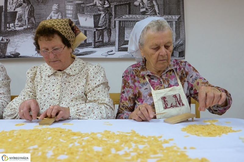 Csigacsinálással  kezdődött a Tirpák Lakodalmas programsorozata