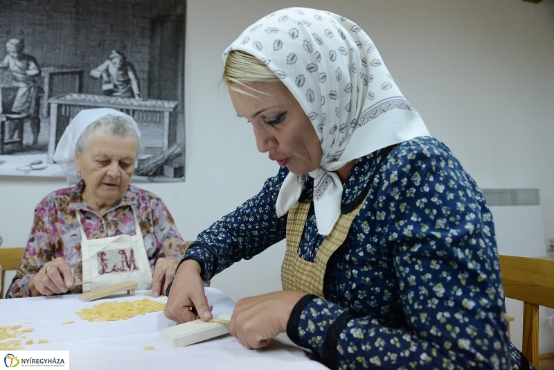 Csigacsinálással  kezdődött a Tirpák Lakodalmas programsorozata