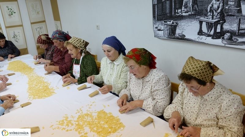 Csigacsinálással  kezdődött a Tirpák Lakodalmas programsorozata