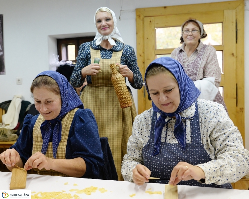 Csigacsinálással  kezdődött a Tirpák Lakodalmas programsorozata