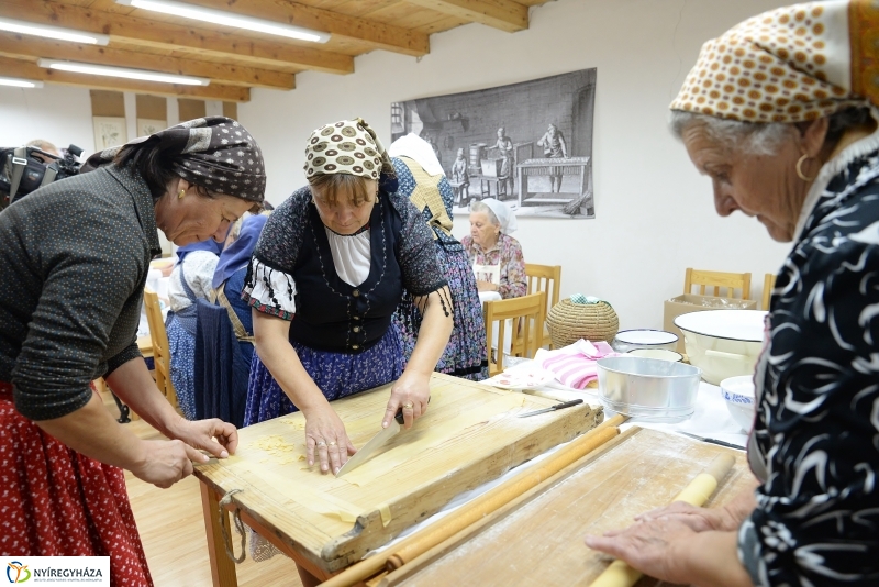 Csigacsinálással  kezdődött a Tirpák Lakodalmas programsorozata