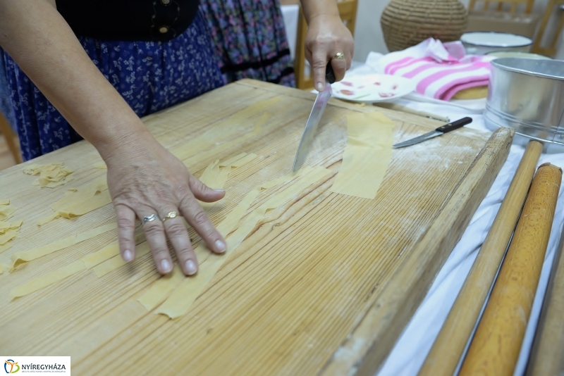 Csigacsinálással  kezdődött a Tirpák Lakodalmas programsorozata