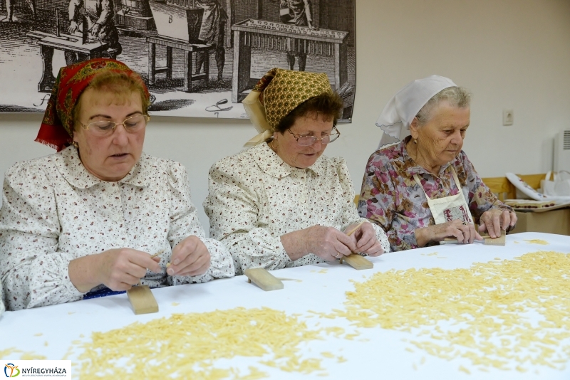 Csigacsinálással  kezdődött a Tirpák Lakodalmas programsorozata