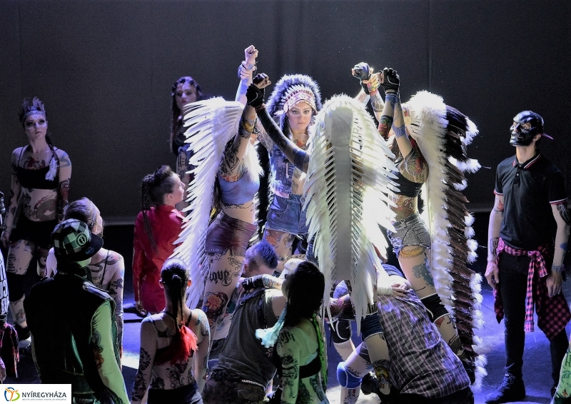 Képzelt riport egy amerikai popfesztiválról-sajtófotózás