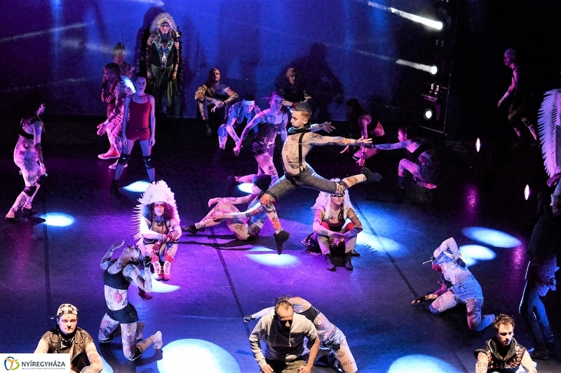 Képzelt riport egy amerikai popfesztiválról-sajtófotózás