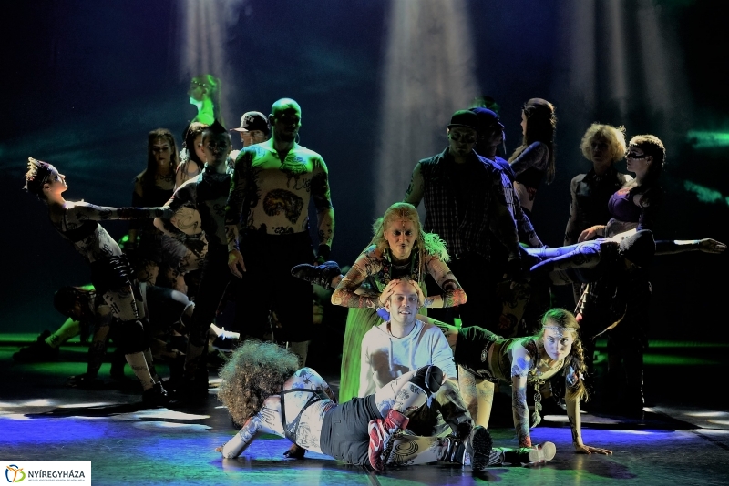 Képzelt riport egy amerikai popfesztiválról-sajtófotózás