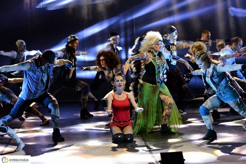 Képzelt riport egy amerikai popfesztiválról-sajtófotózás