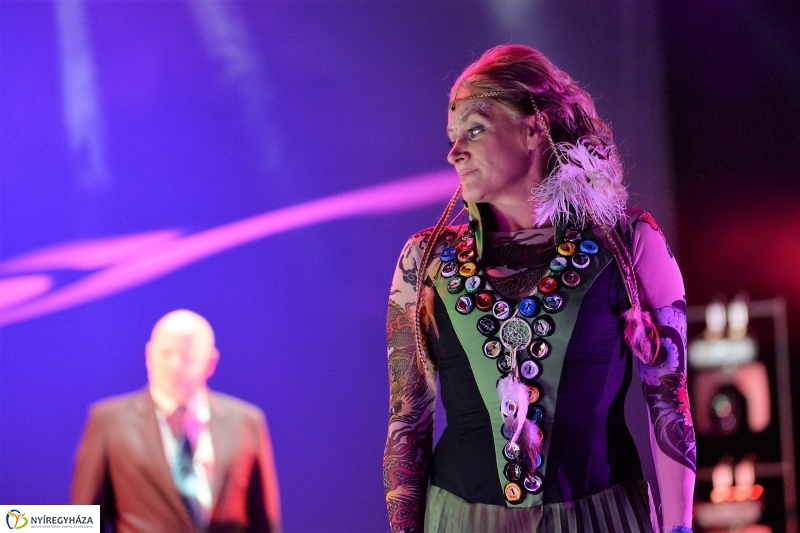 Képzelt riport egy amerikai popfesztiválról-sajtófotózás