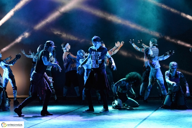 Képzelt riport egy amerikai popfesztiválról-sajtófotózás