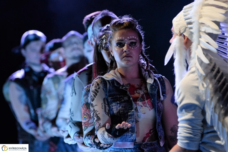 Képzelt riport egy amerikai popfesztiválról-sajtófotózás