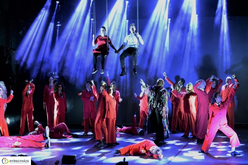 Képzelt riport egy amerikai popfesztiválról-sajtófotózás