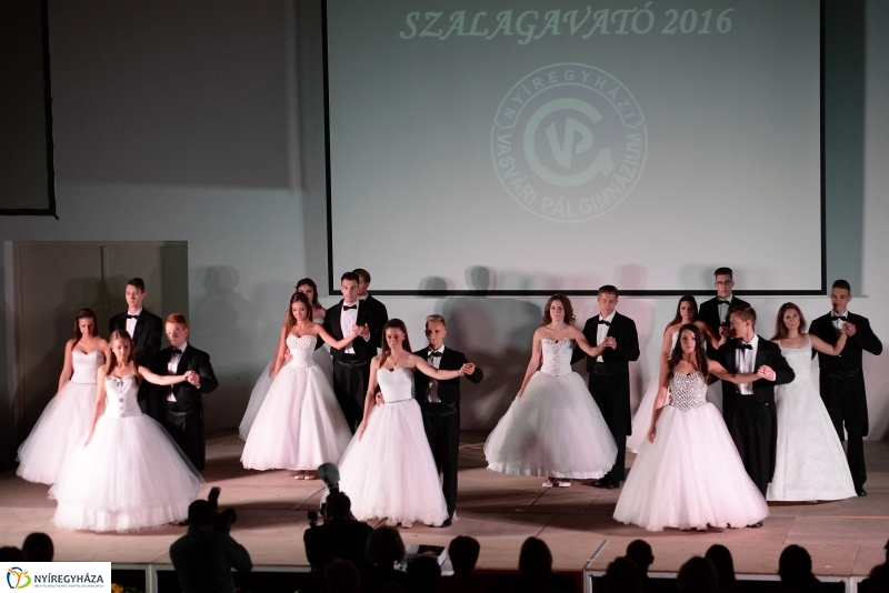 Szalagavató a Vasvári Pál Gimnáziumban