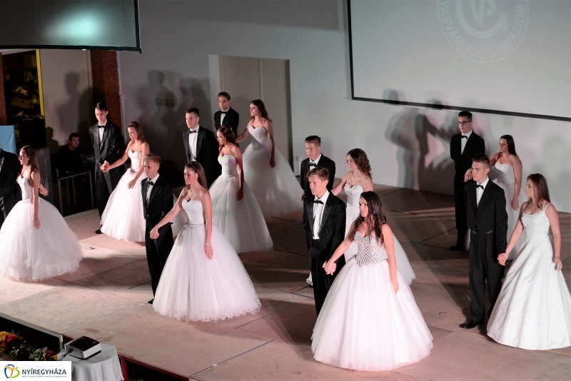 Szalagavató a Vasvári Pál Gimnáziumban