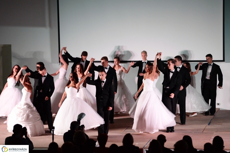 Szalagavató a Vasvári Pál Gimnáziumban