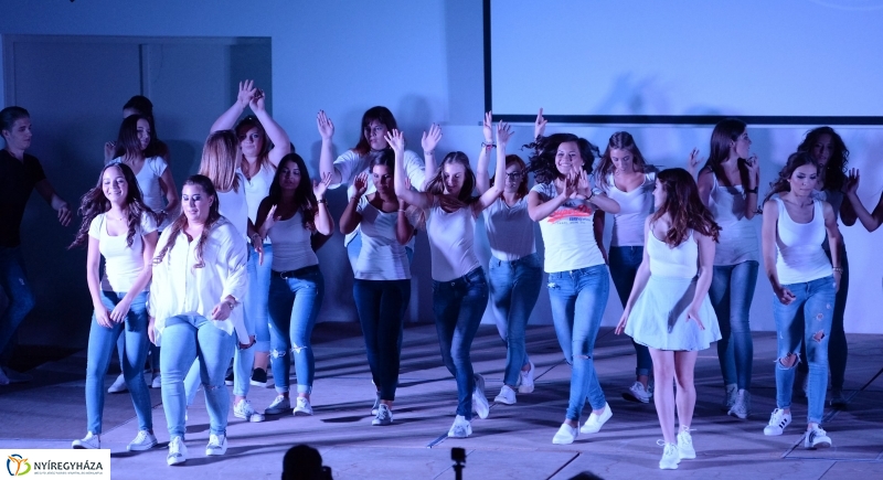 Szalagavató a Vasvári Pál Gimnáziumban