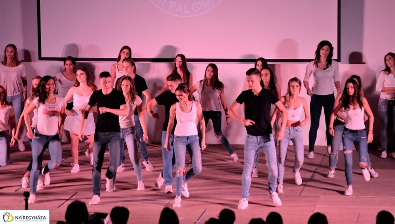 Szalagavató a Vasvári Pál Gimnáziumban